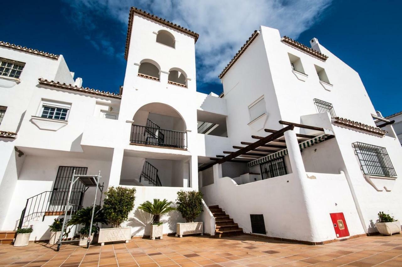 Puerto De La Duquesa Beach Apartment Castillo de Sabinillas Exterior foto